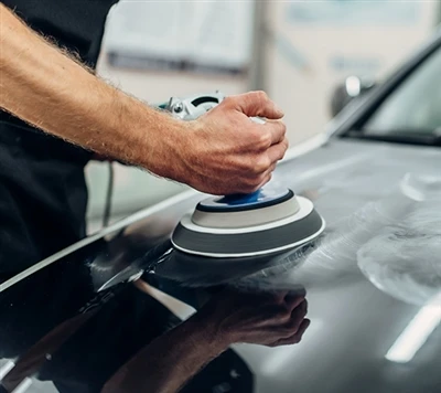 Víte, jak se leští autotmel?
